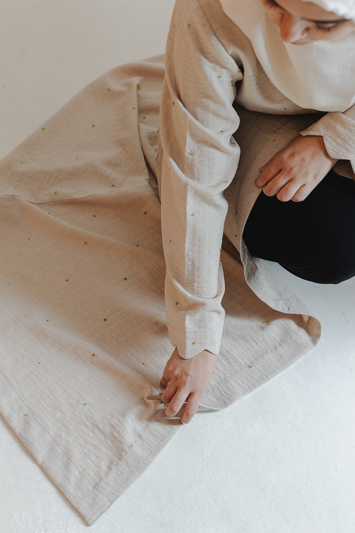 Beige Scallop Neck Abaya